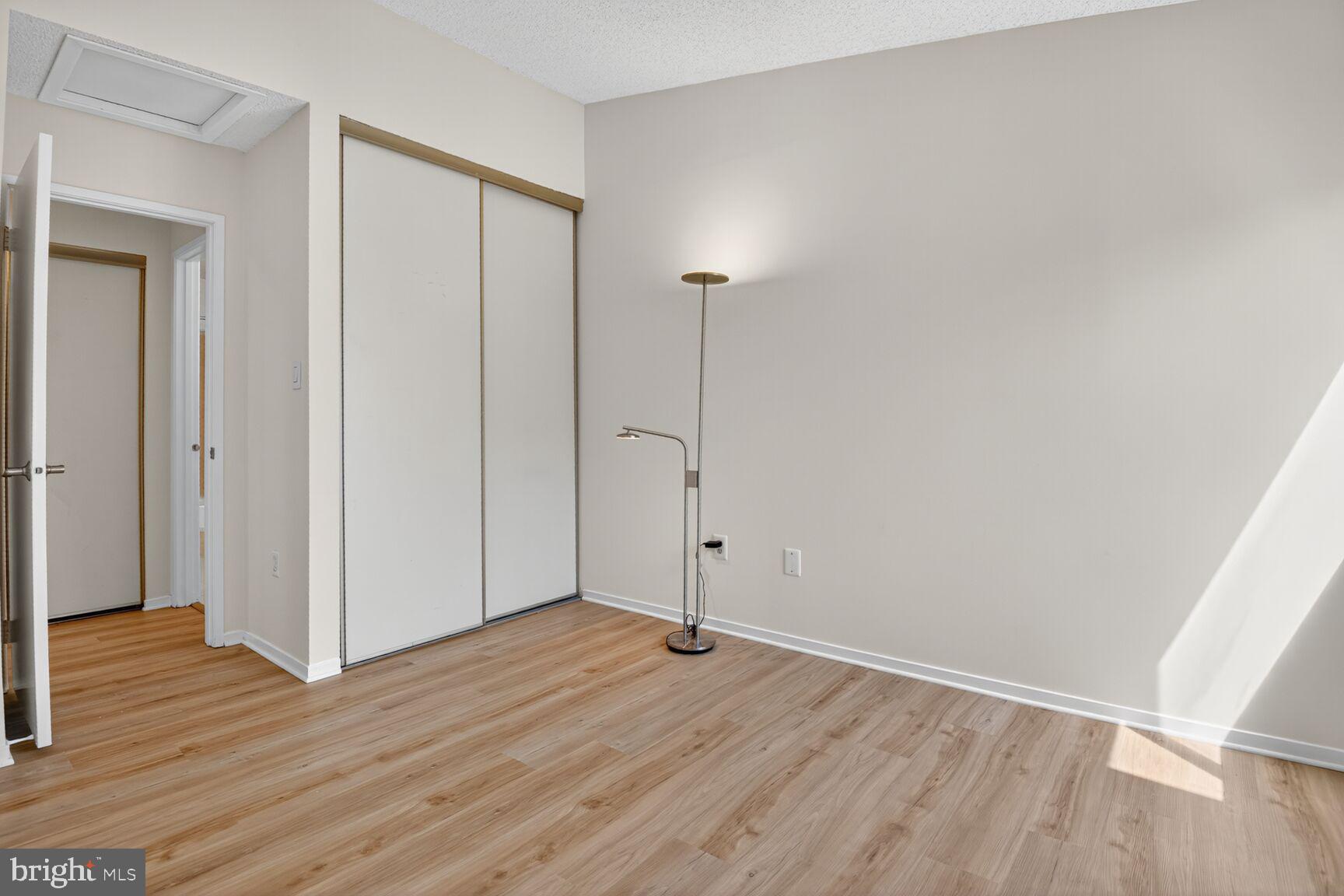 1933 VILLARIDGE DRIVE B 1933B