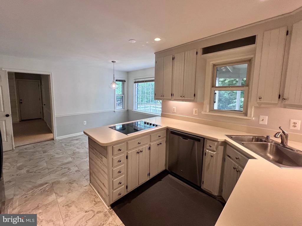 9101 STREAMVIEW LANE