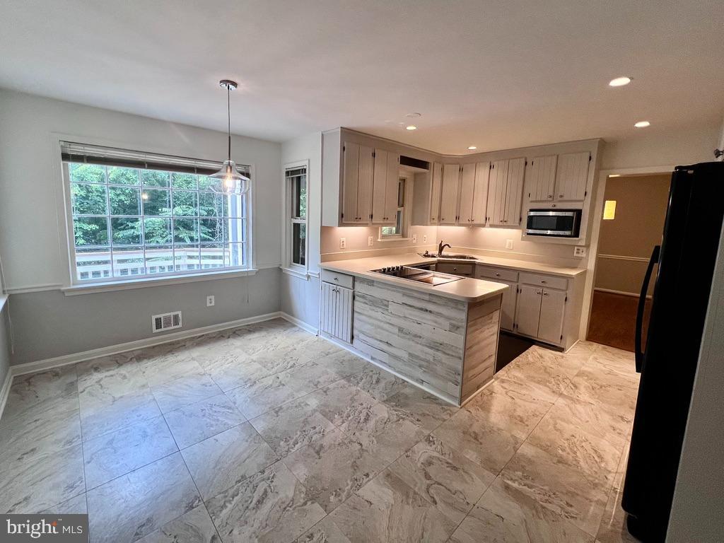 9101 STREAMVIEW LANE