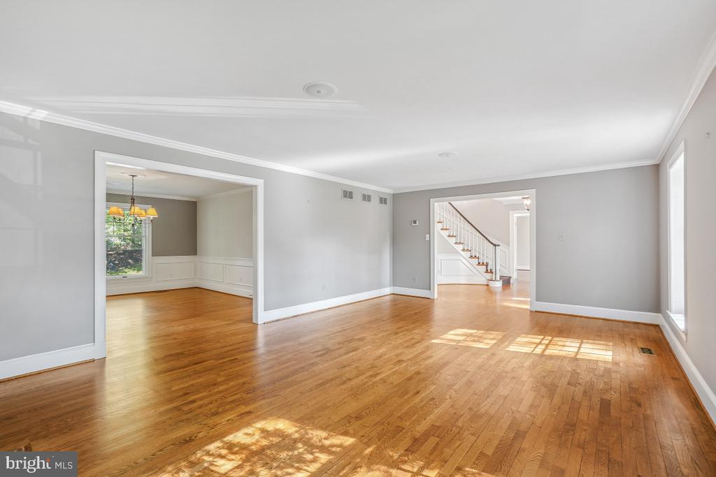 1210 SUFFIELD DRIVE