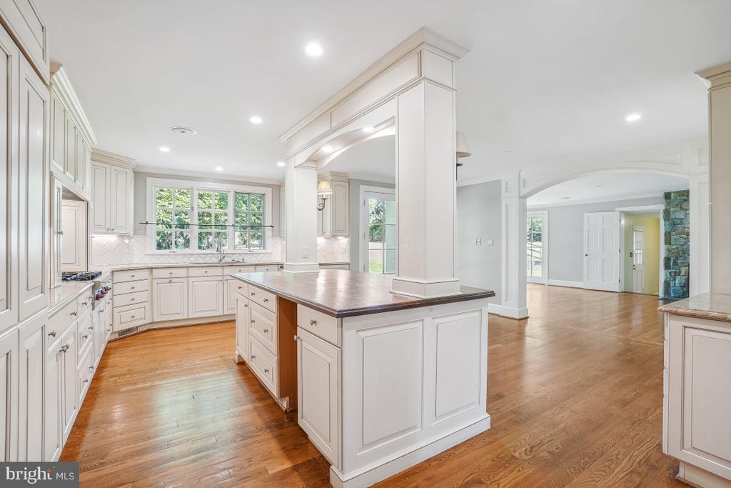 1210 SUFFIELD DRIVE