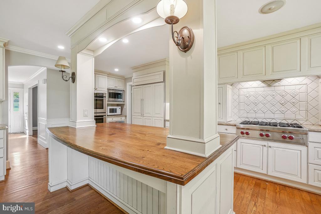 1210 SUFFIELD DRIVE