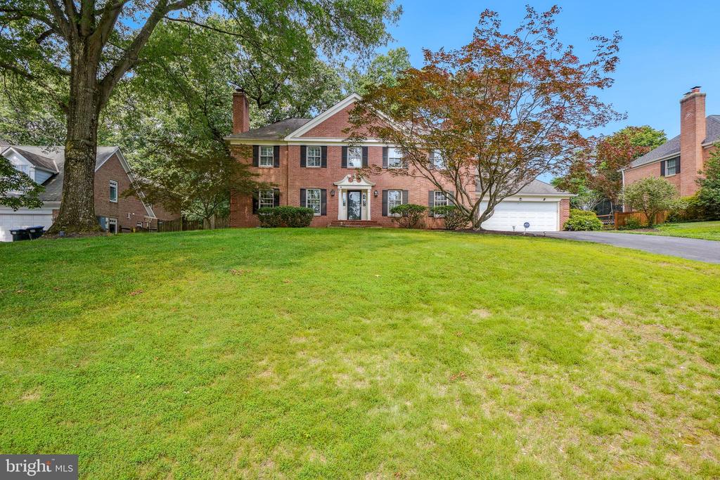 1210 SUFFIELD DRIVE