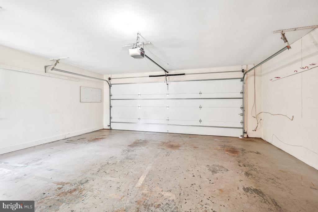 1210 SUFFIELD DRIVE
