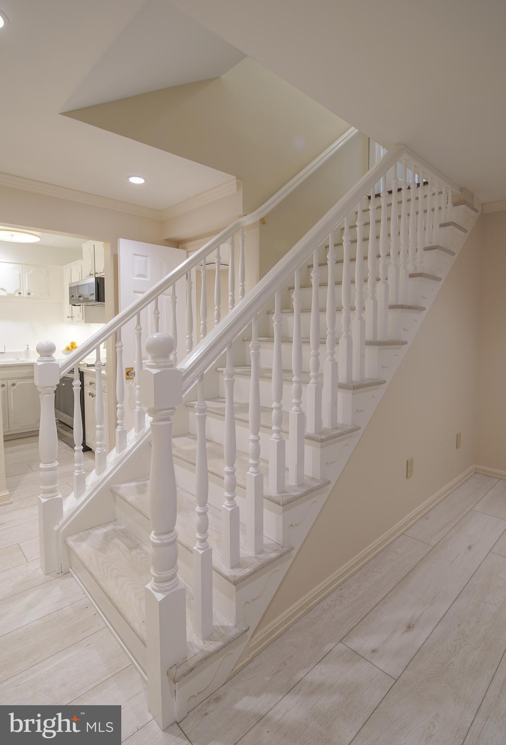 2504 W MEREDITH DRIVE