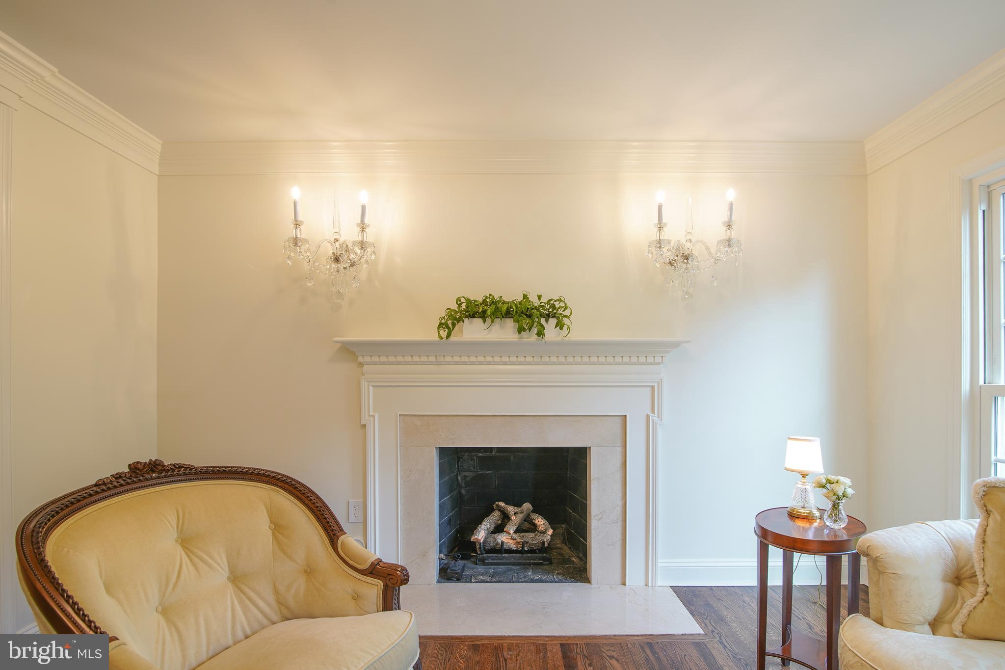 2504 W MEREDITH DRIVE