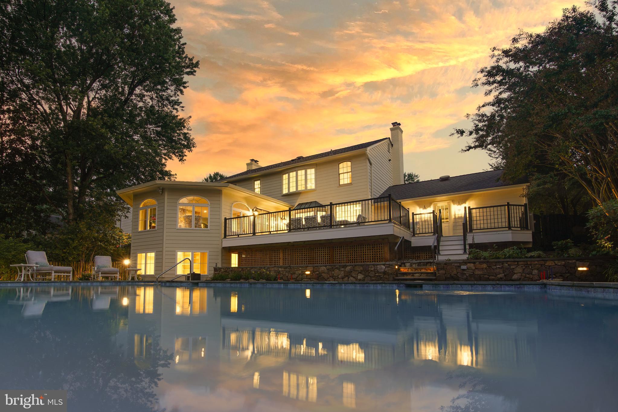 2504 W MEREDITH DRIVE