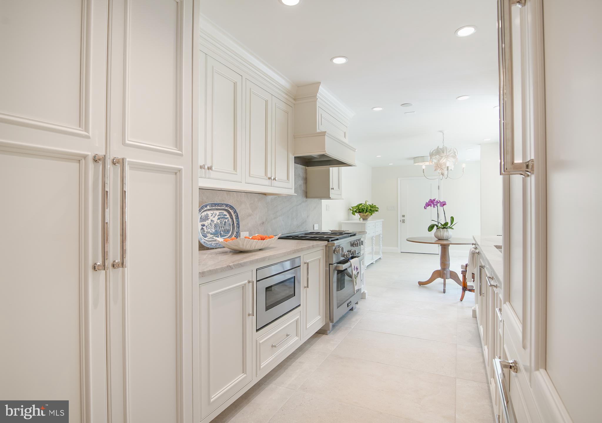 2504 W MEREDITH DRIVE