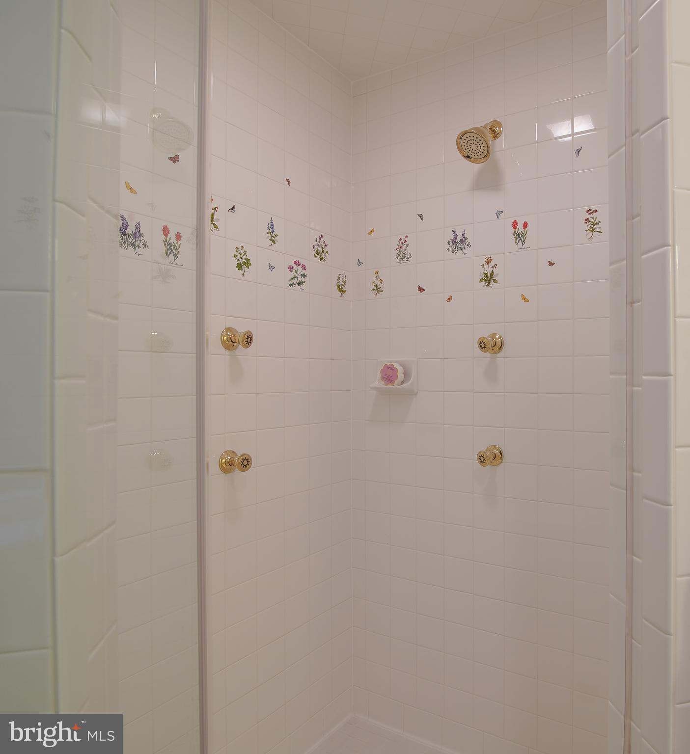 2504 W MEREDITH DRIVE