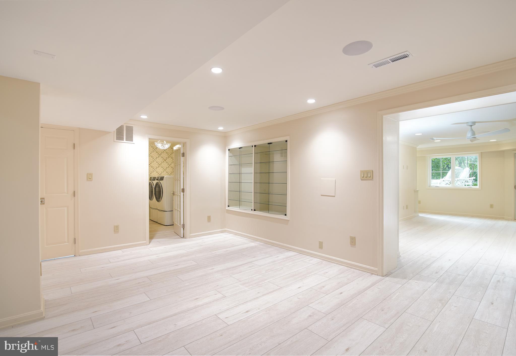 2504 W MEREDITH DRIVE