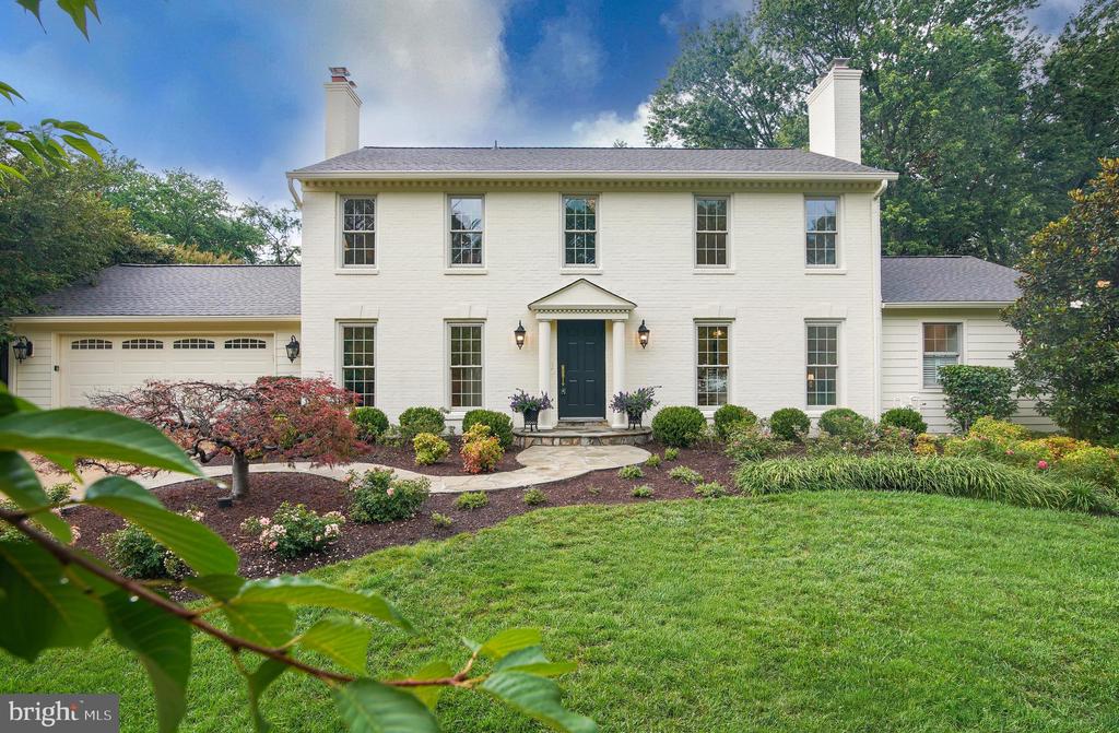 2504 W MEREDITH DRIVE