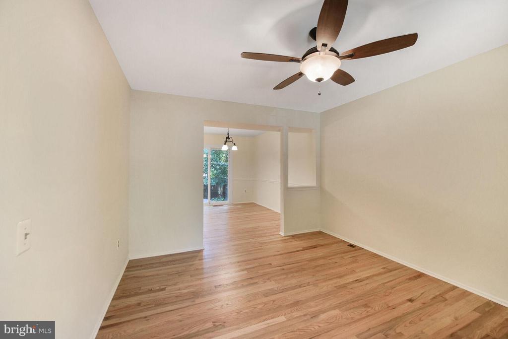 10238 SASSAFRAS WOODS COURT