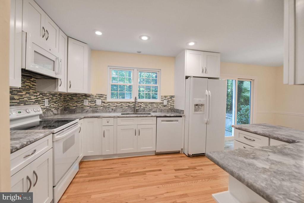 10238 SASSAFRAS WOODS COURT