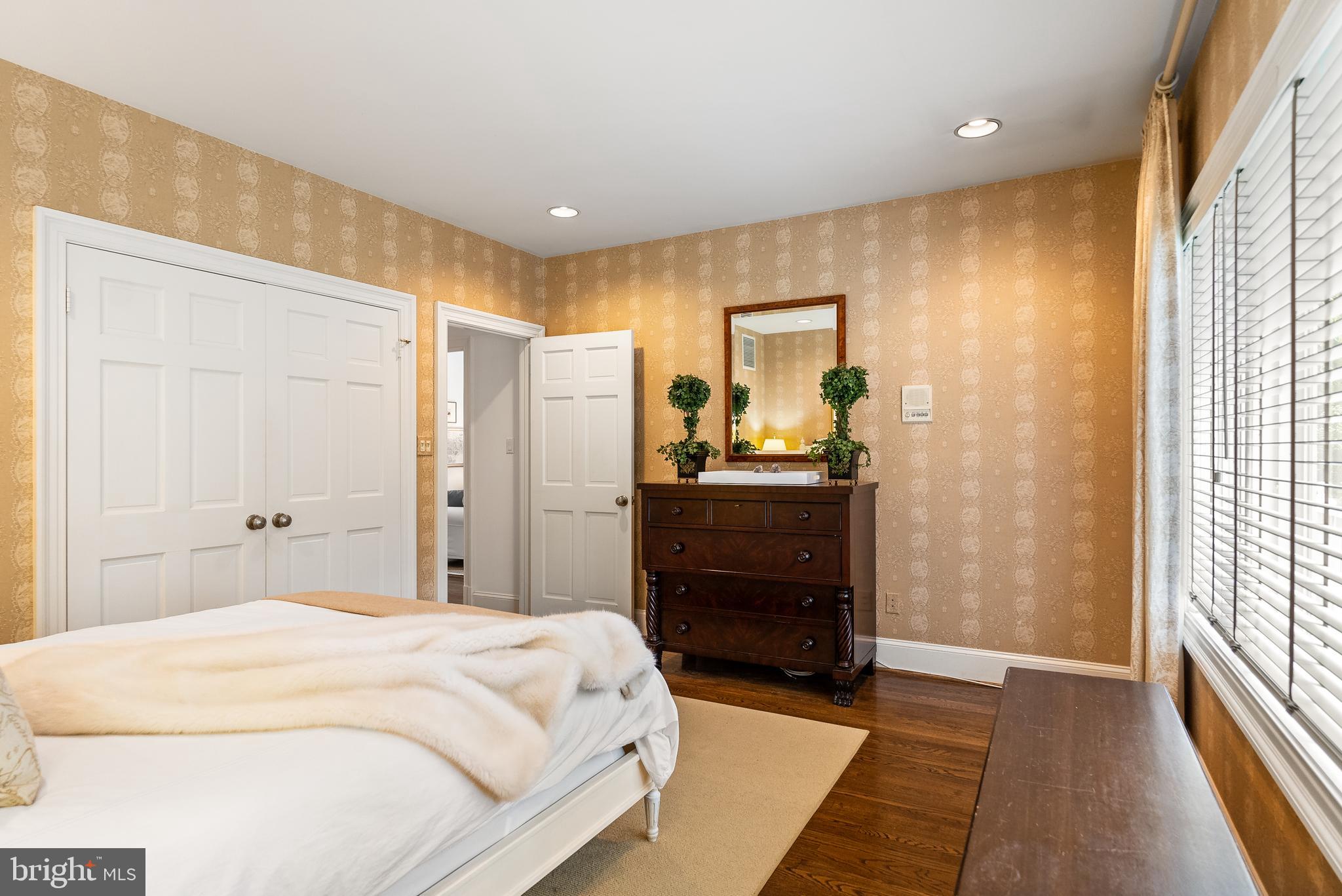 6460 KEDLESTON COURT