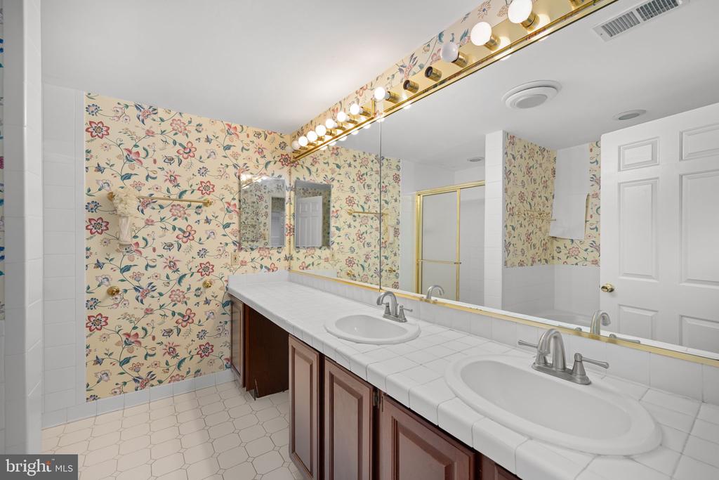 9023 STREAMVIEW LANE
