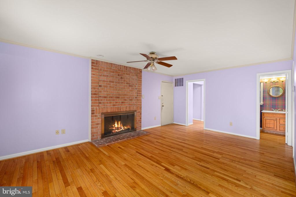 9023 STREAMVIEW LANE