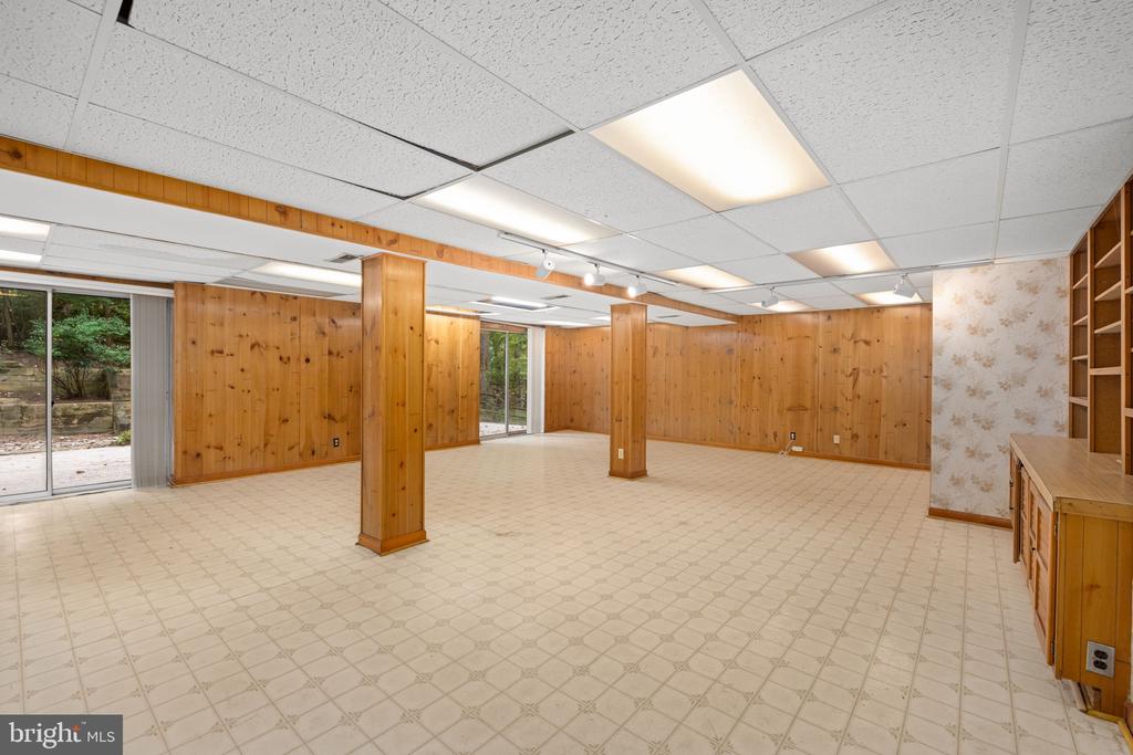 9023 STREAMVIEW LANE