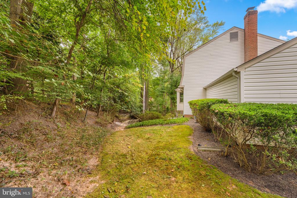 9023 STREAMVIEW LANE