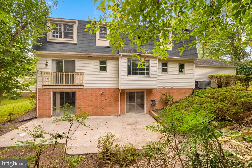 9023 STREAMVIEW LANE