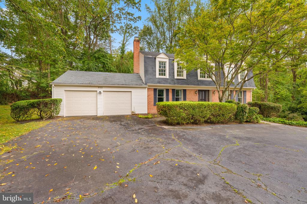 9023 STREAMVIEW LANE