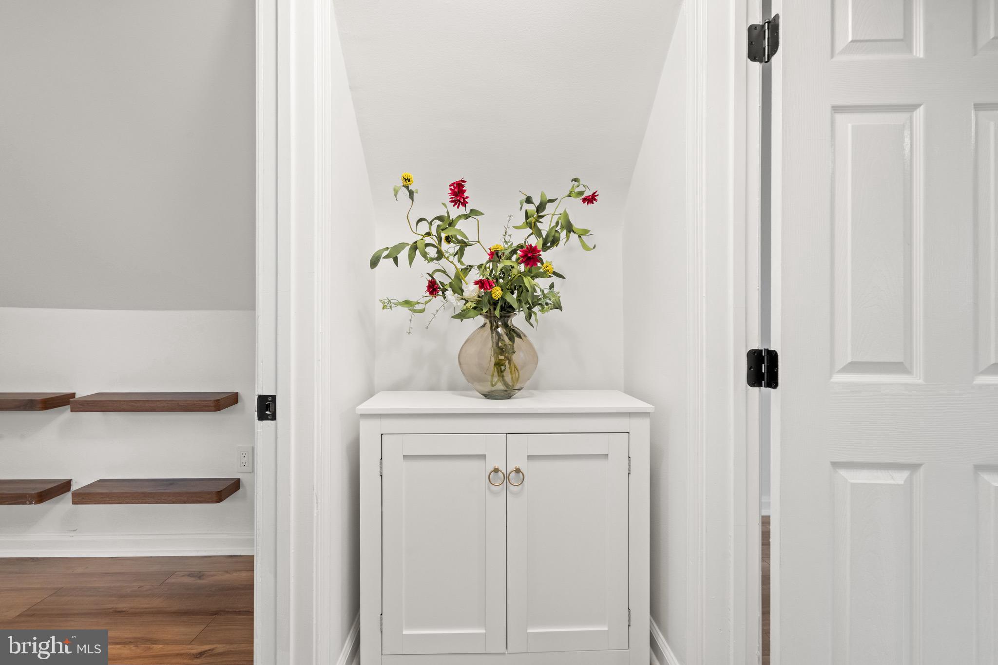 5005 ROSEMONT AVENUE