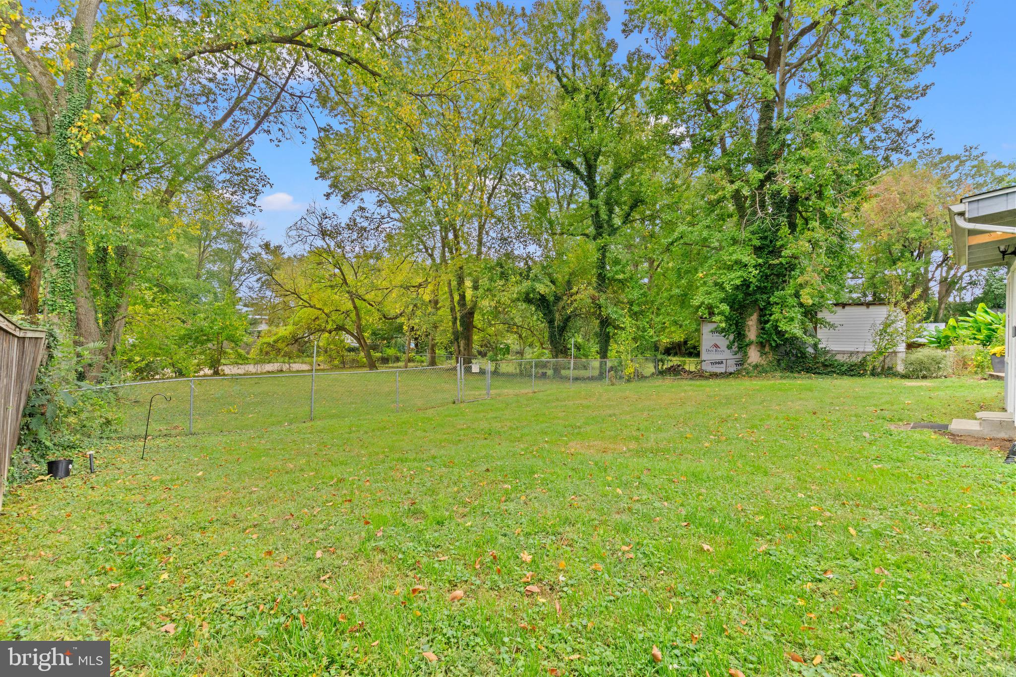 5005 ROSEMONT AVENUE