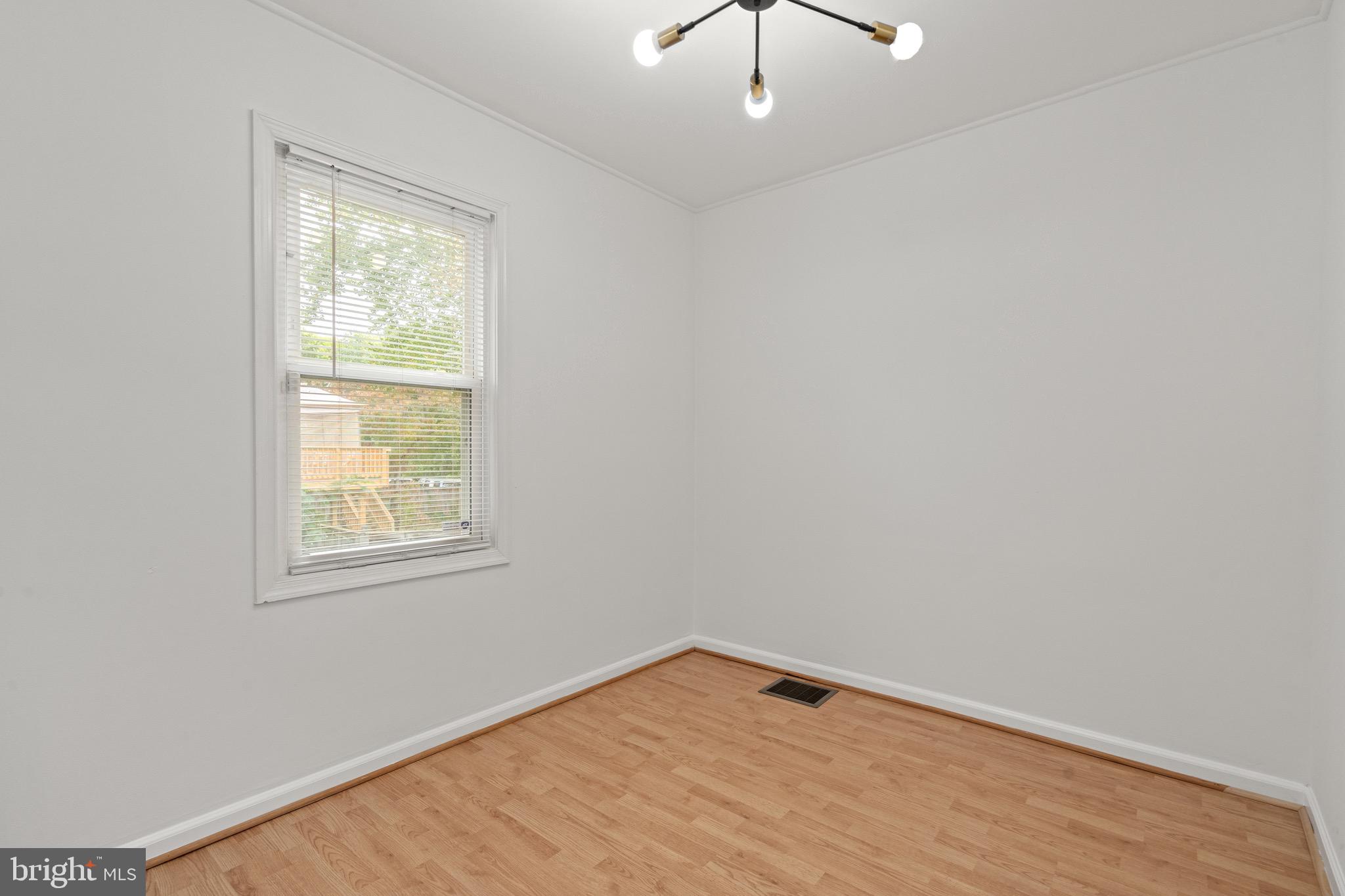 5005 ROSEMONT AVENUE