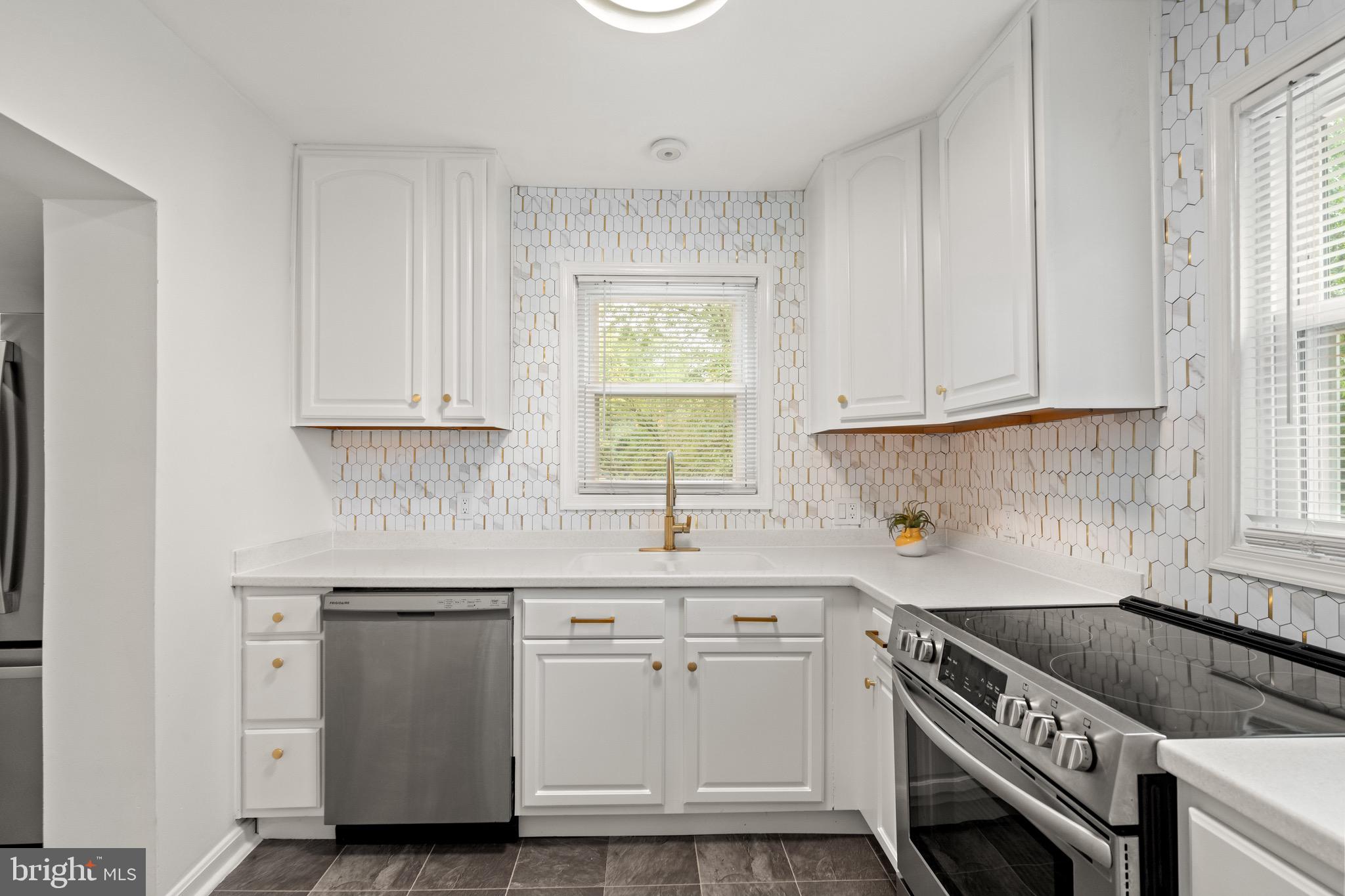 5005 ROSEMONT AVENUE