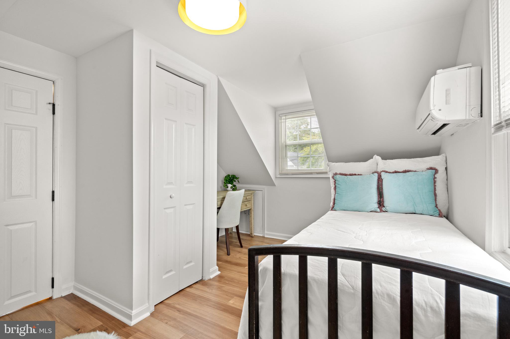 5005 ROSEMONT AVENUE