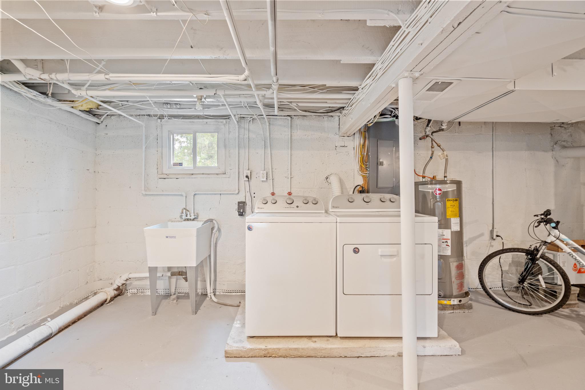 5005 ROSEMONT AVENUE