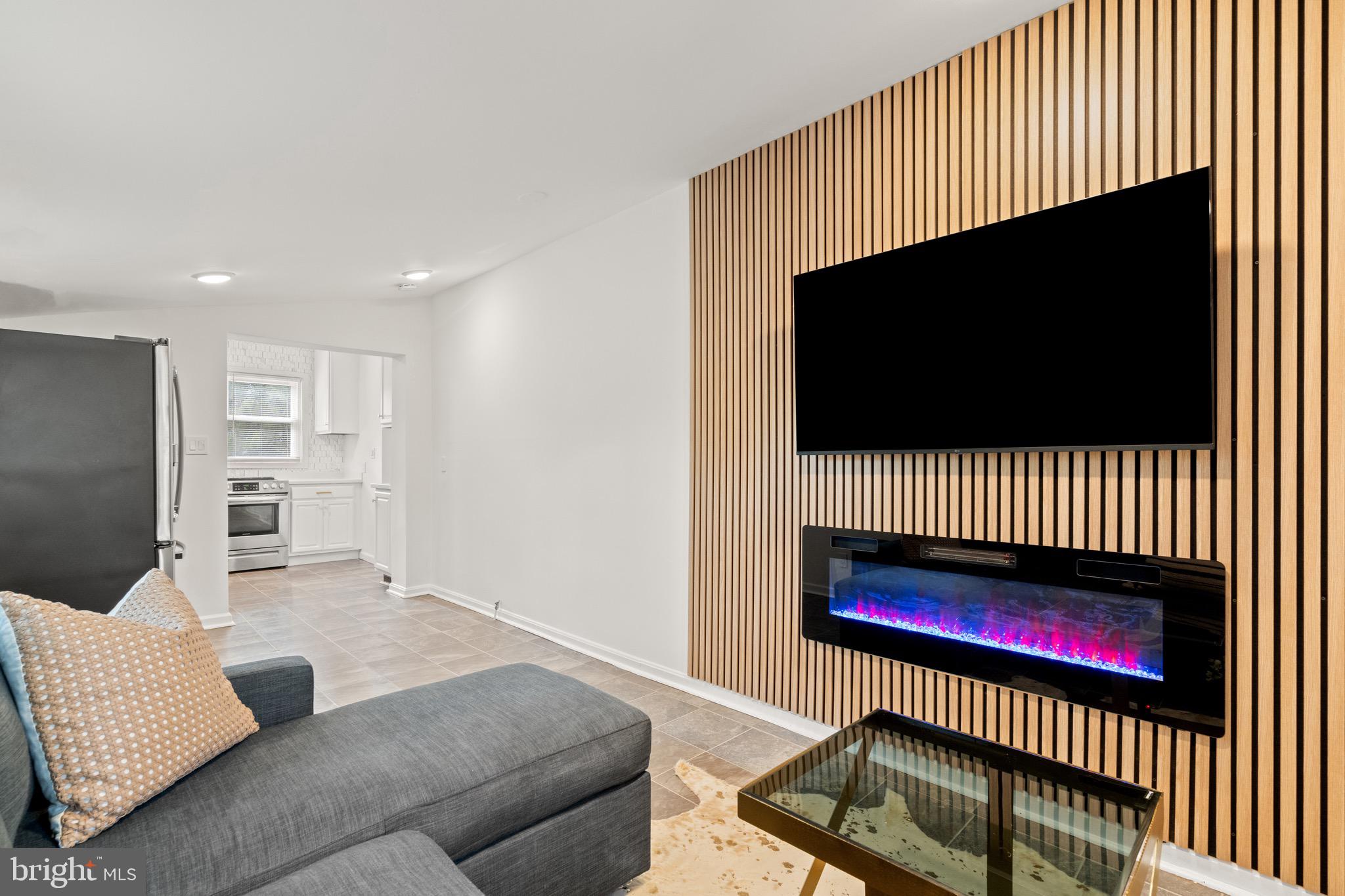 5005 ROSEMONT AVENUE