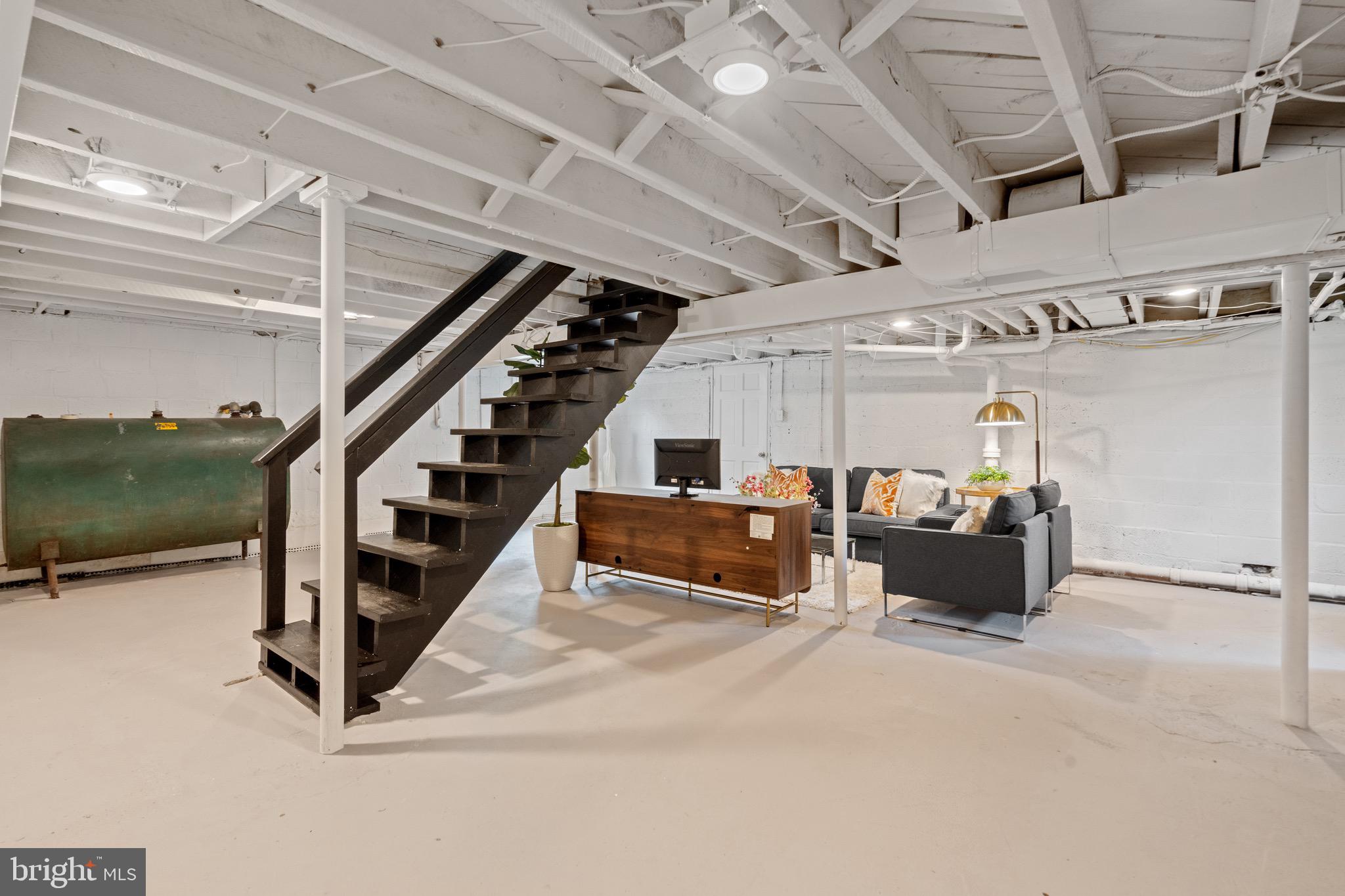 5005 ROSEMONT AVENUE