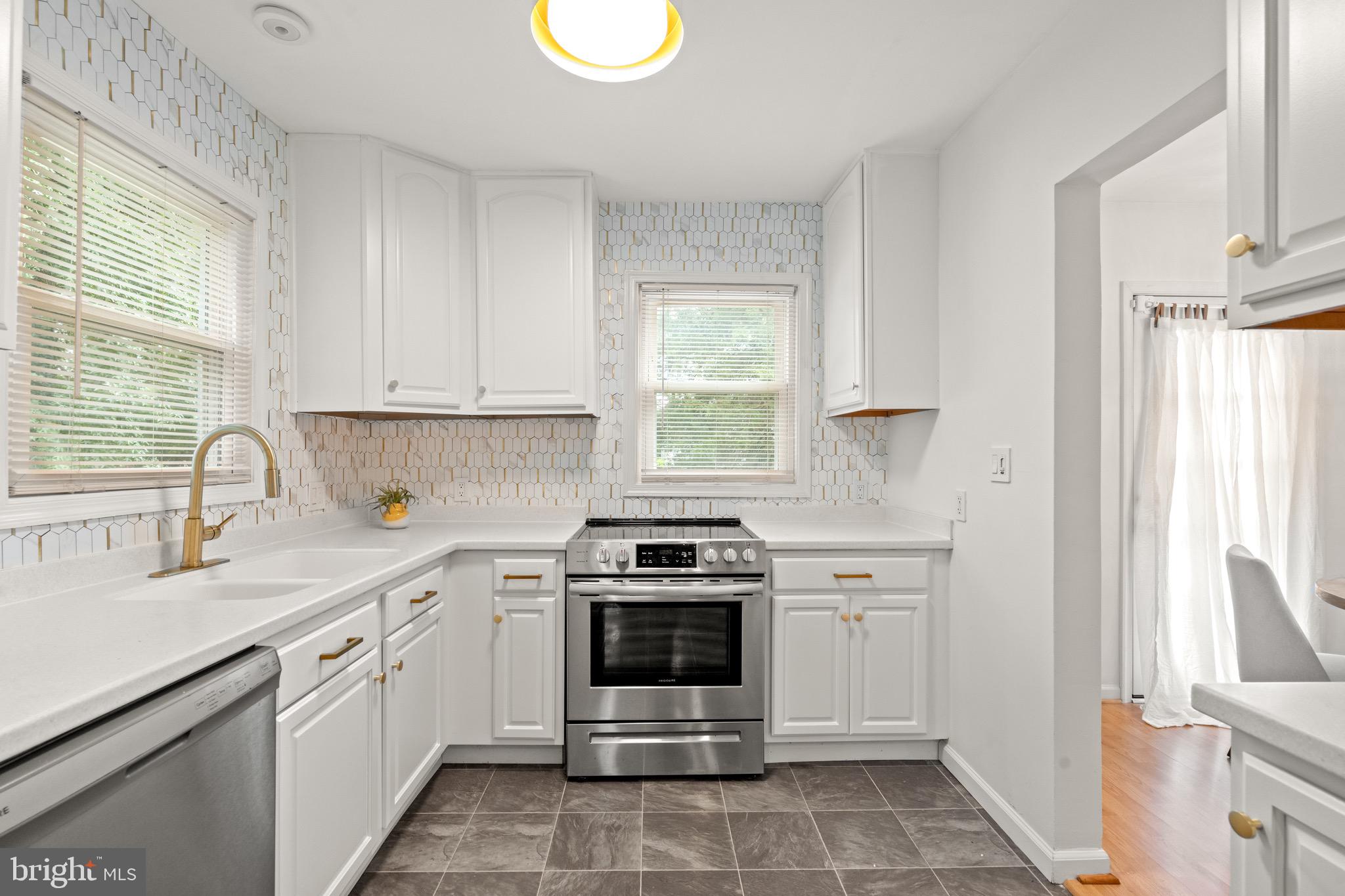 5005 ROSEMONT AVENUE