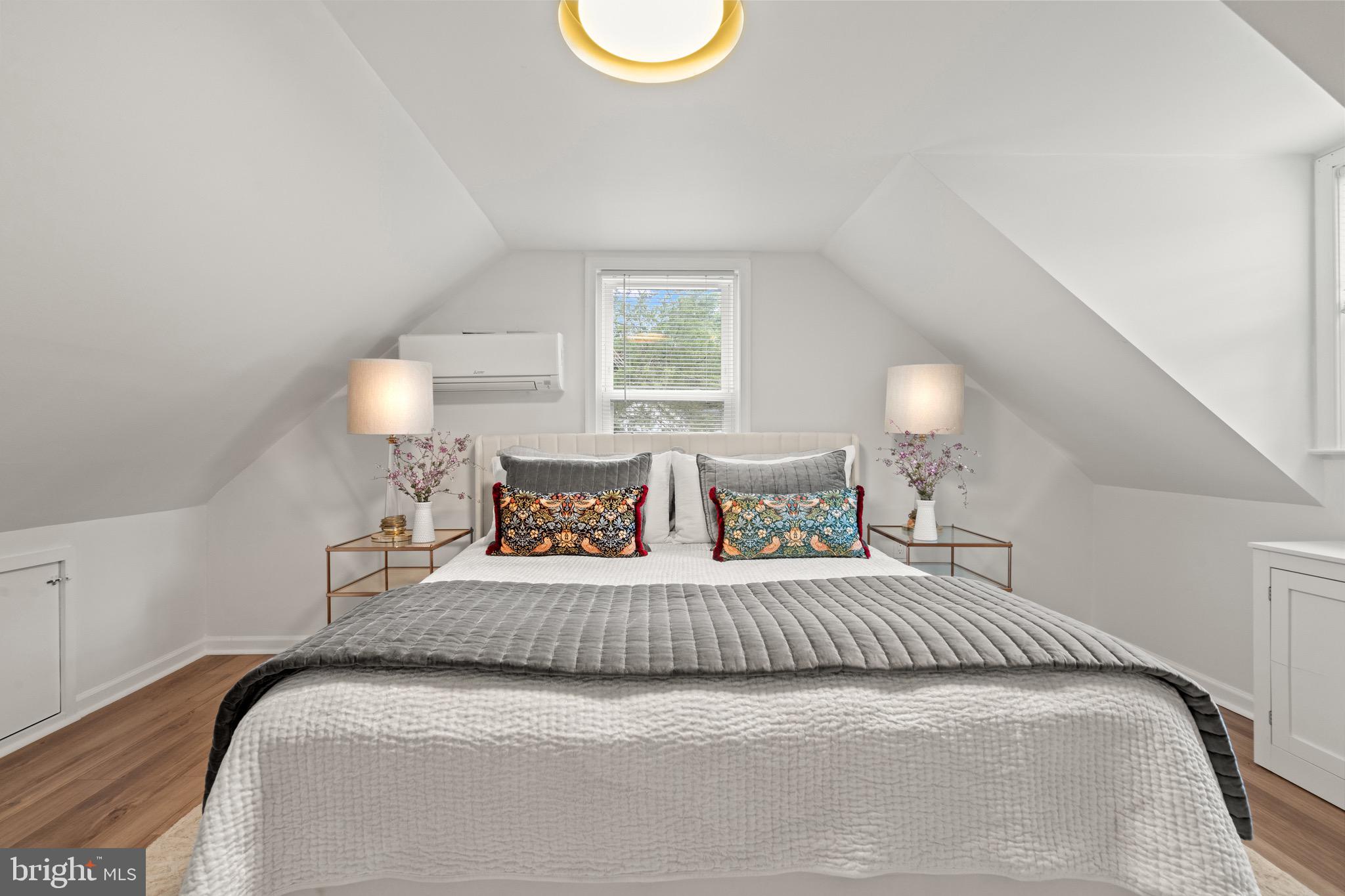 5005 ROSEMONT AVENUE