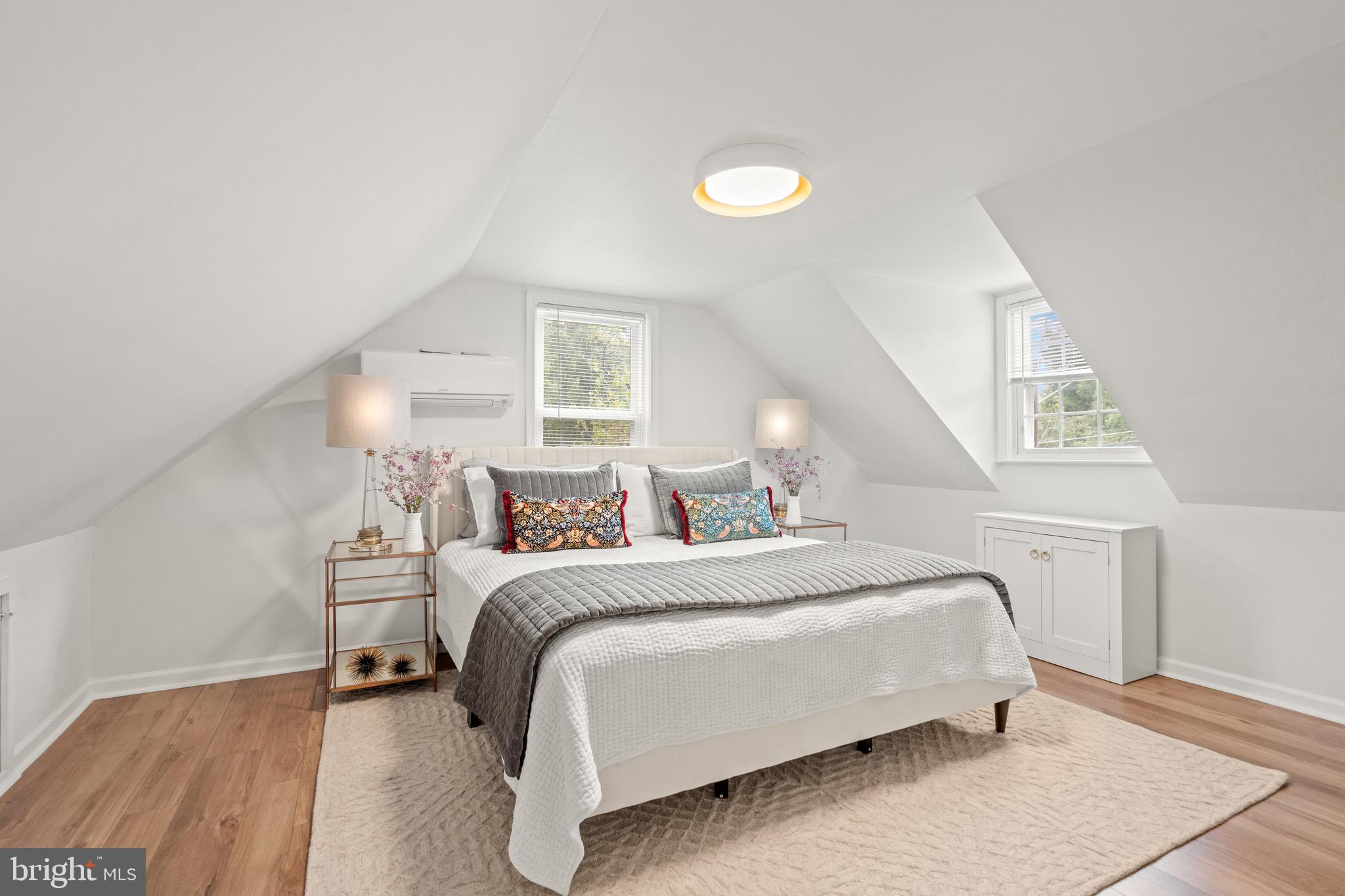 5005 ROSEMONT AVENUE