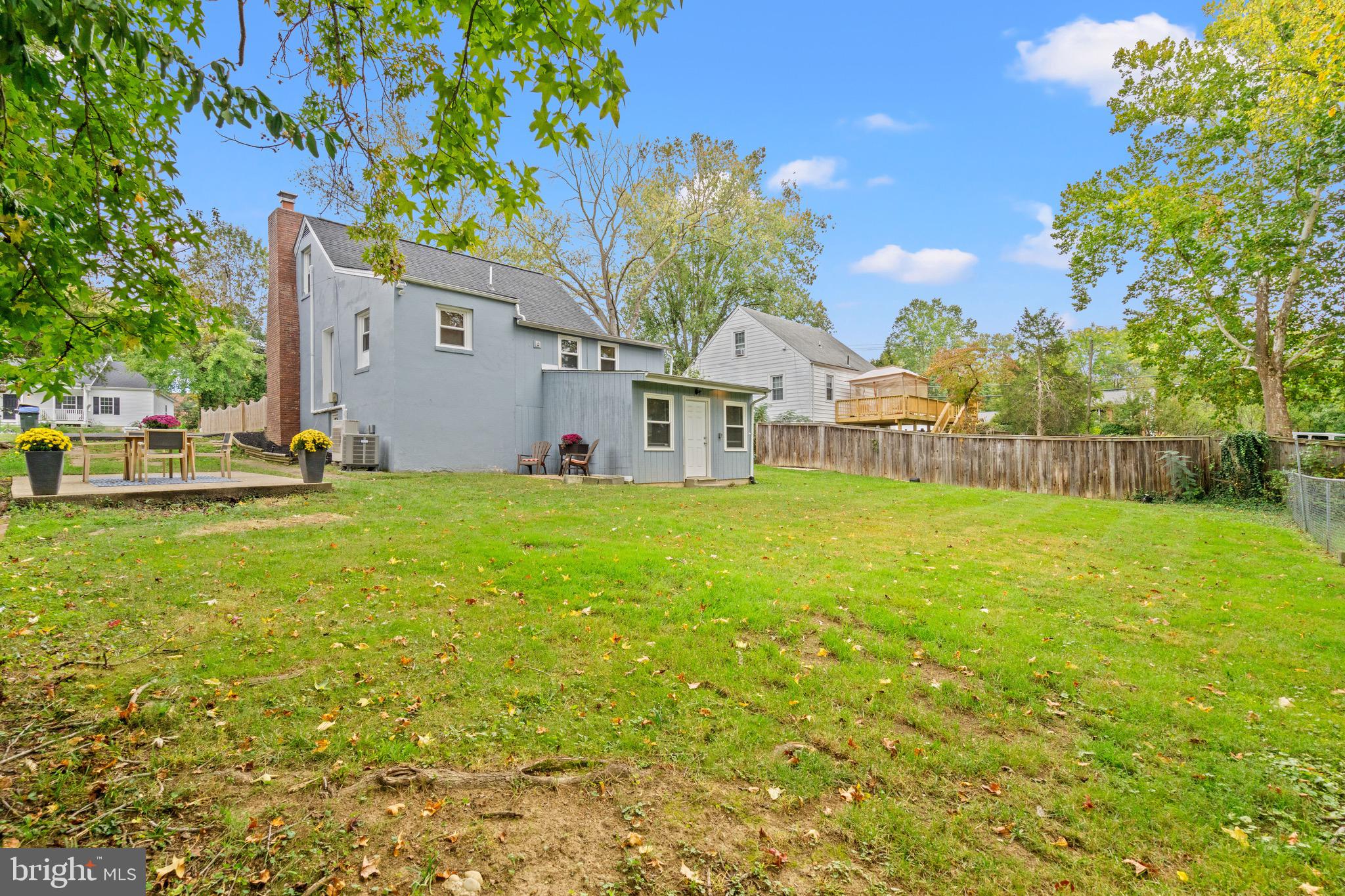 5005 ROSEMONT AVENUE