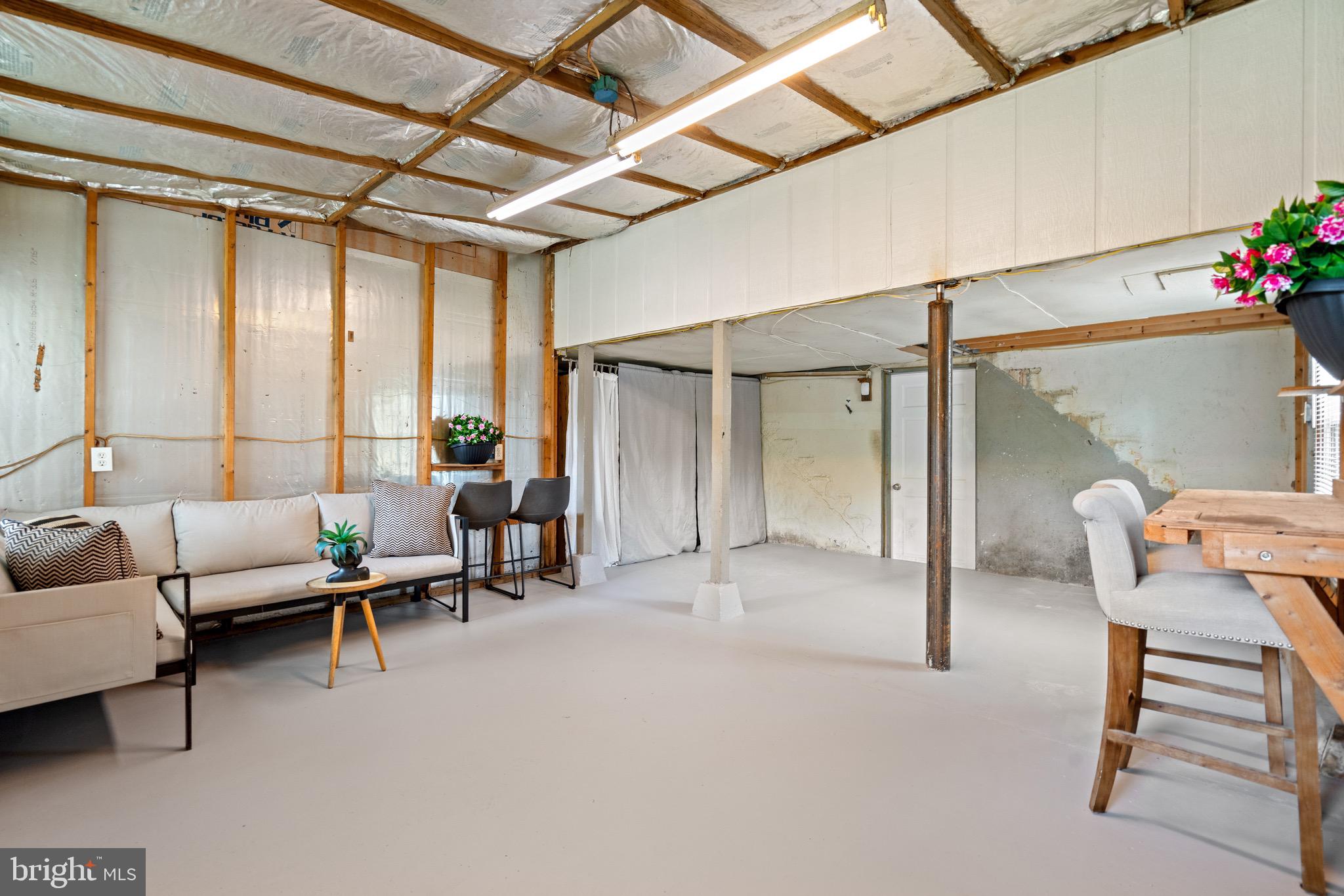 5005 ROSEMONT AVENUE