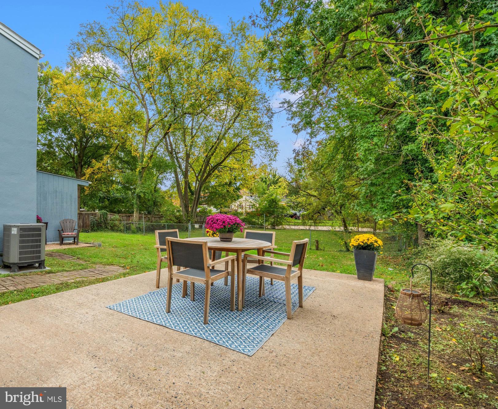 5005 ROSEMONT AVENUE