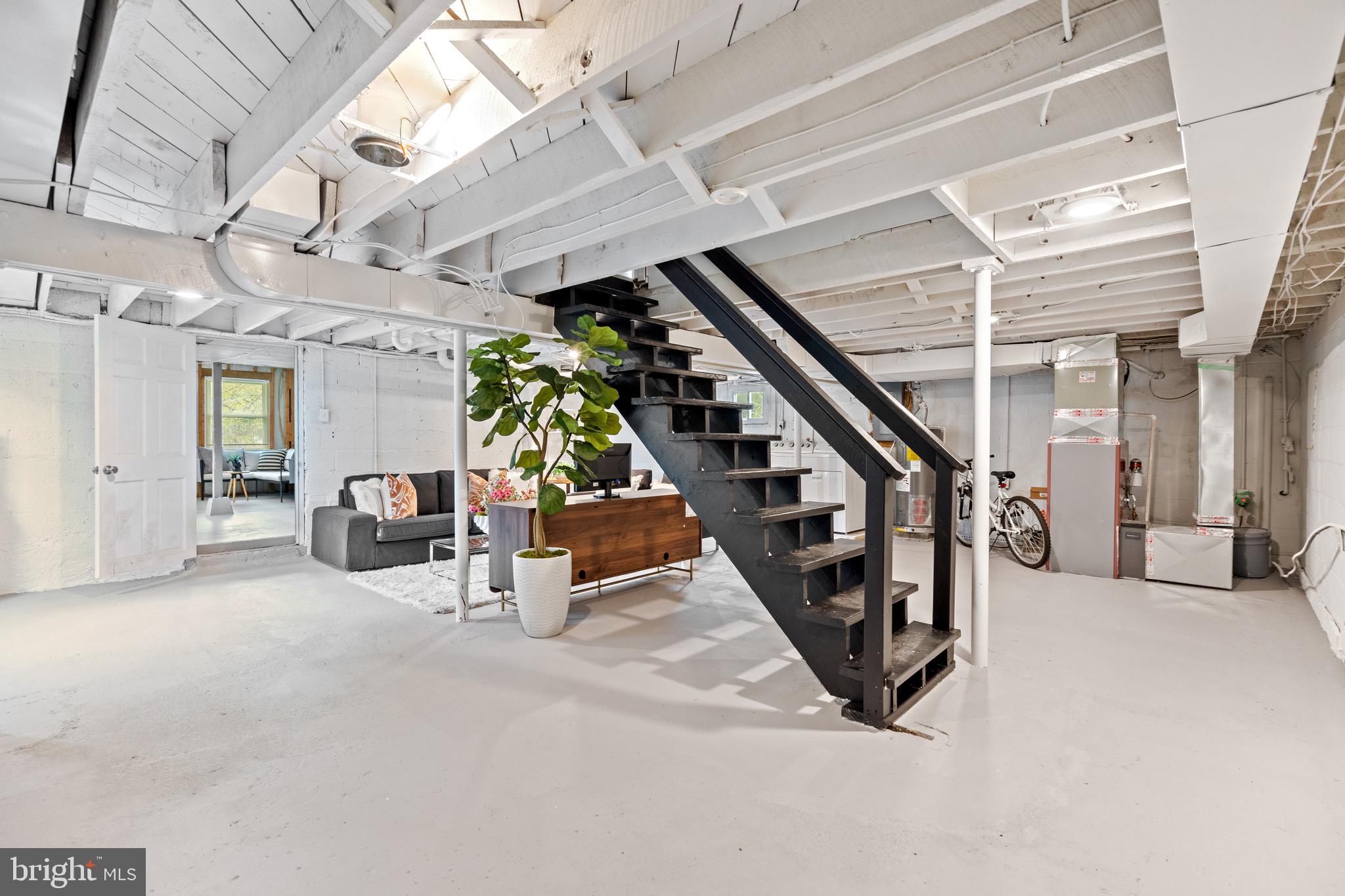 5005 ROSEMONT AVENUE