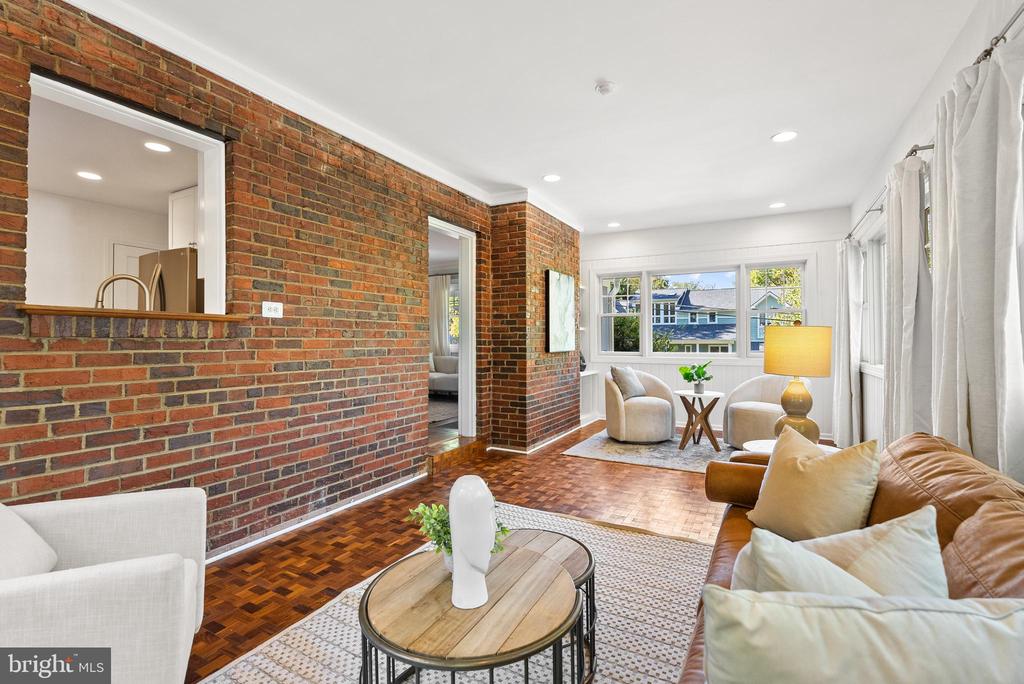 2647 WOODLEY PLACE