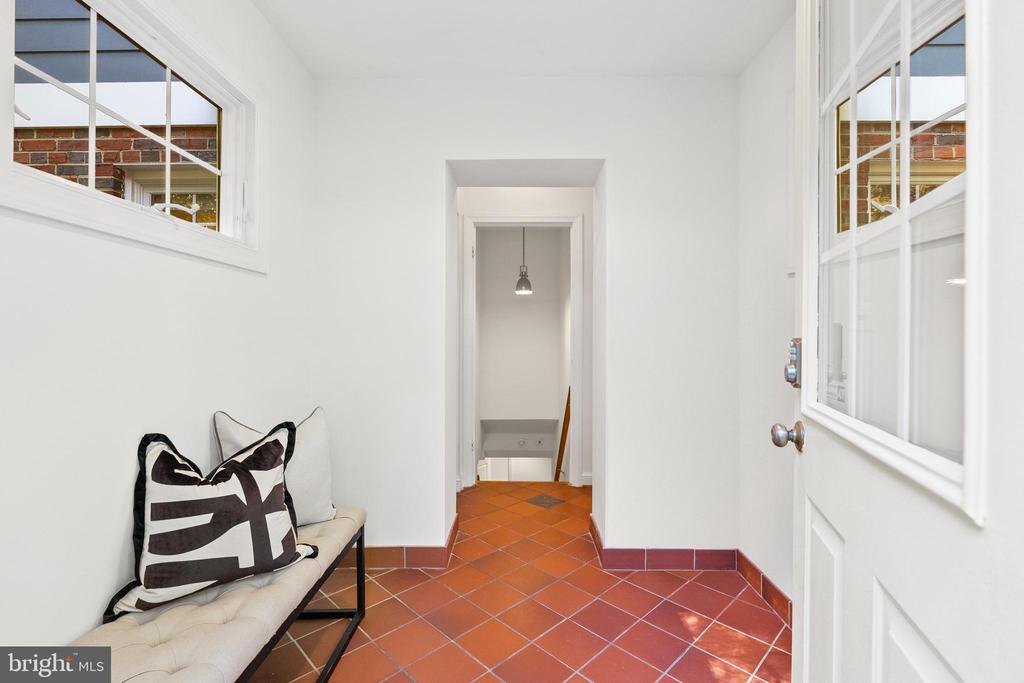 2647 WOODLEY PLACE