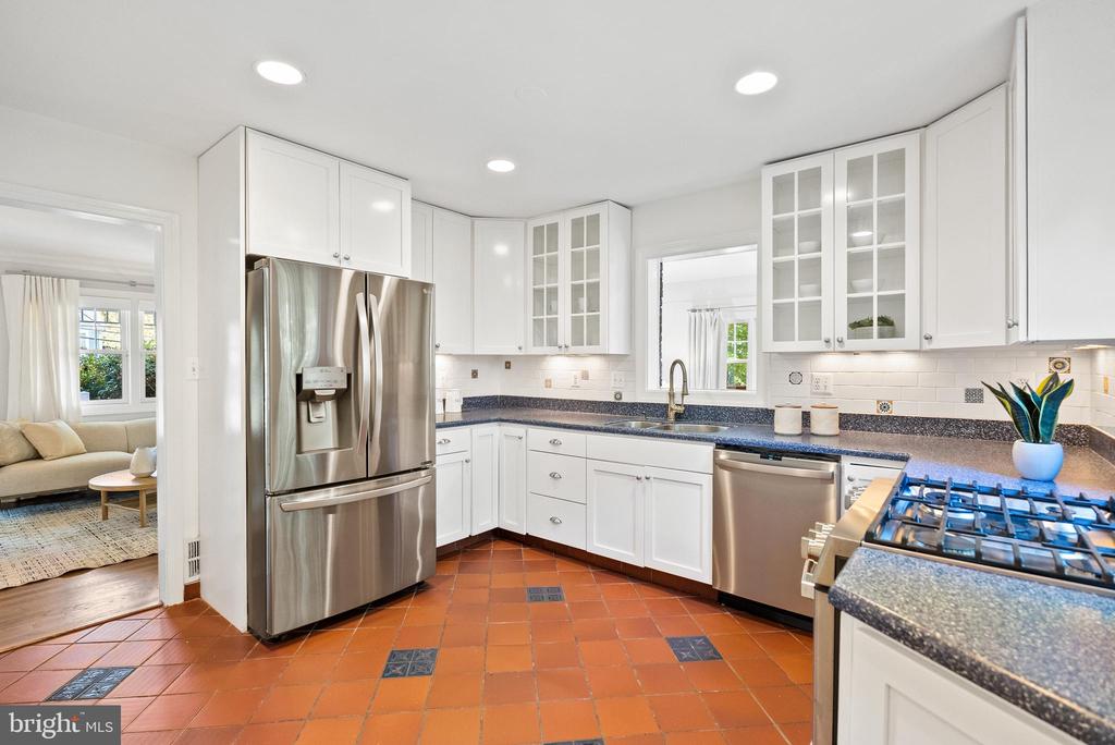 2647 WOODLEY PLACE