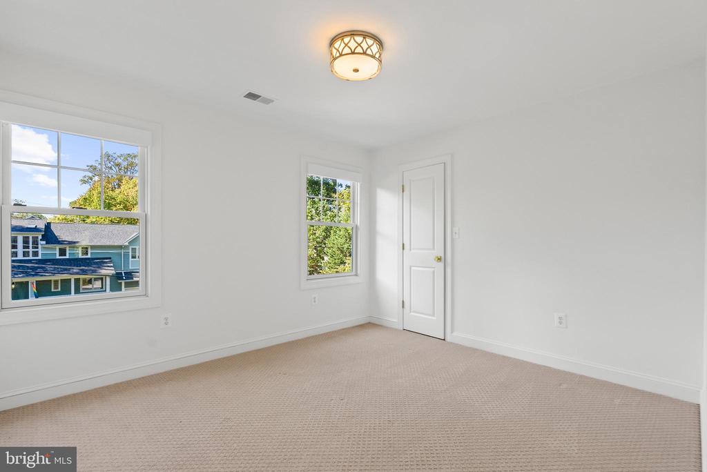 2647 WOODLEY PLACE
