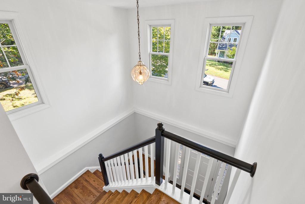 2647 WOODLEY PLACE