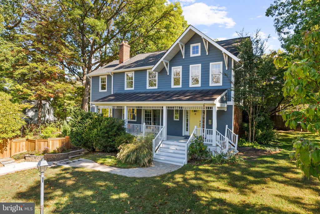 2647 WOODLEY PLACE