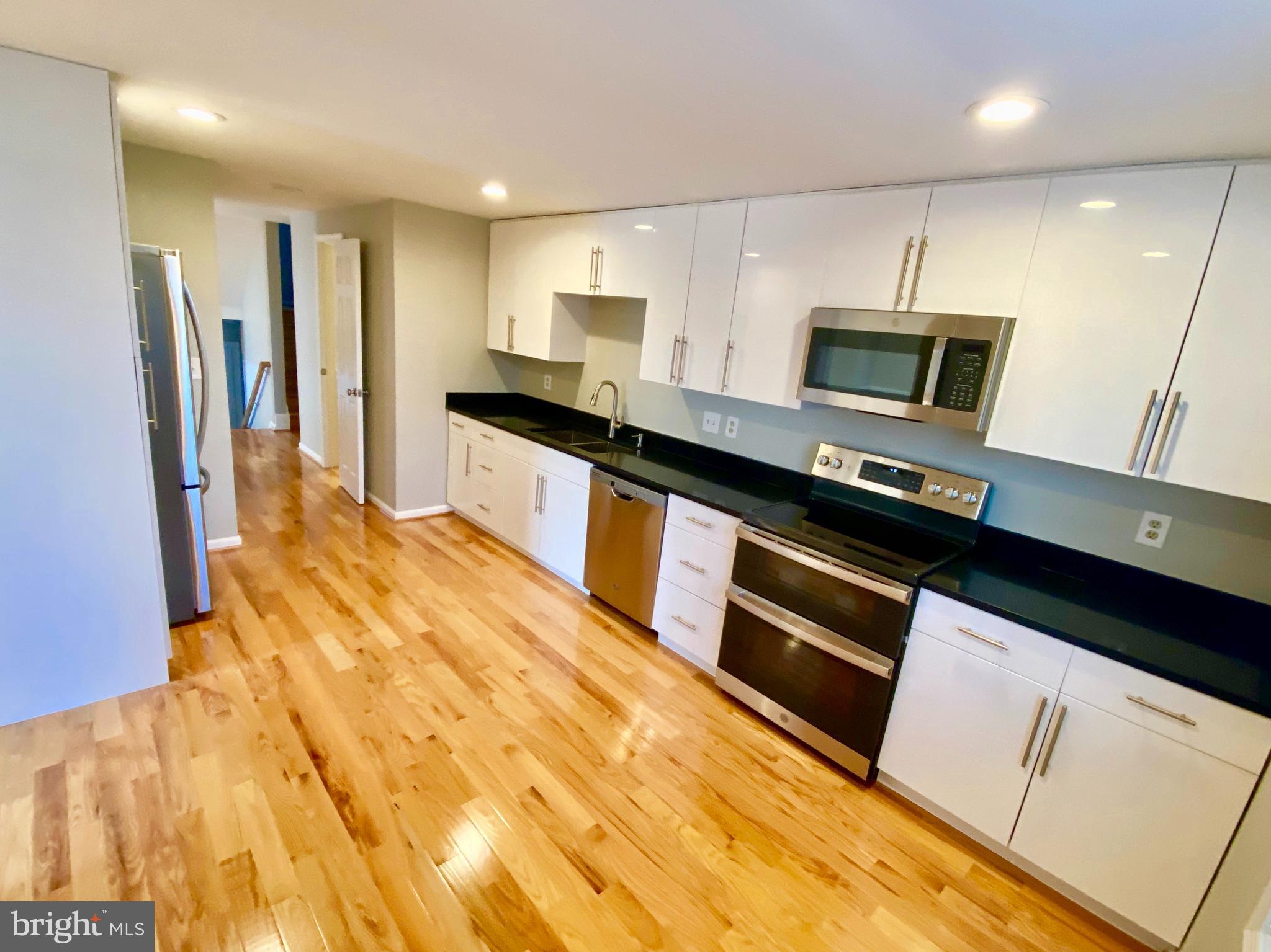 9400 CANDLEBERRY COURT