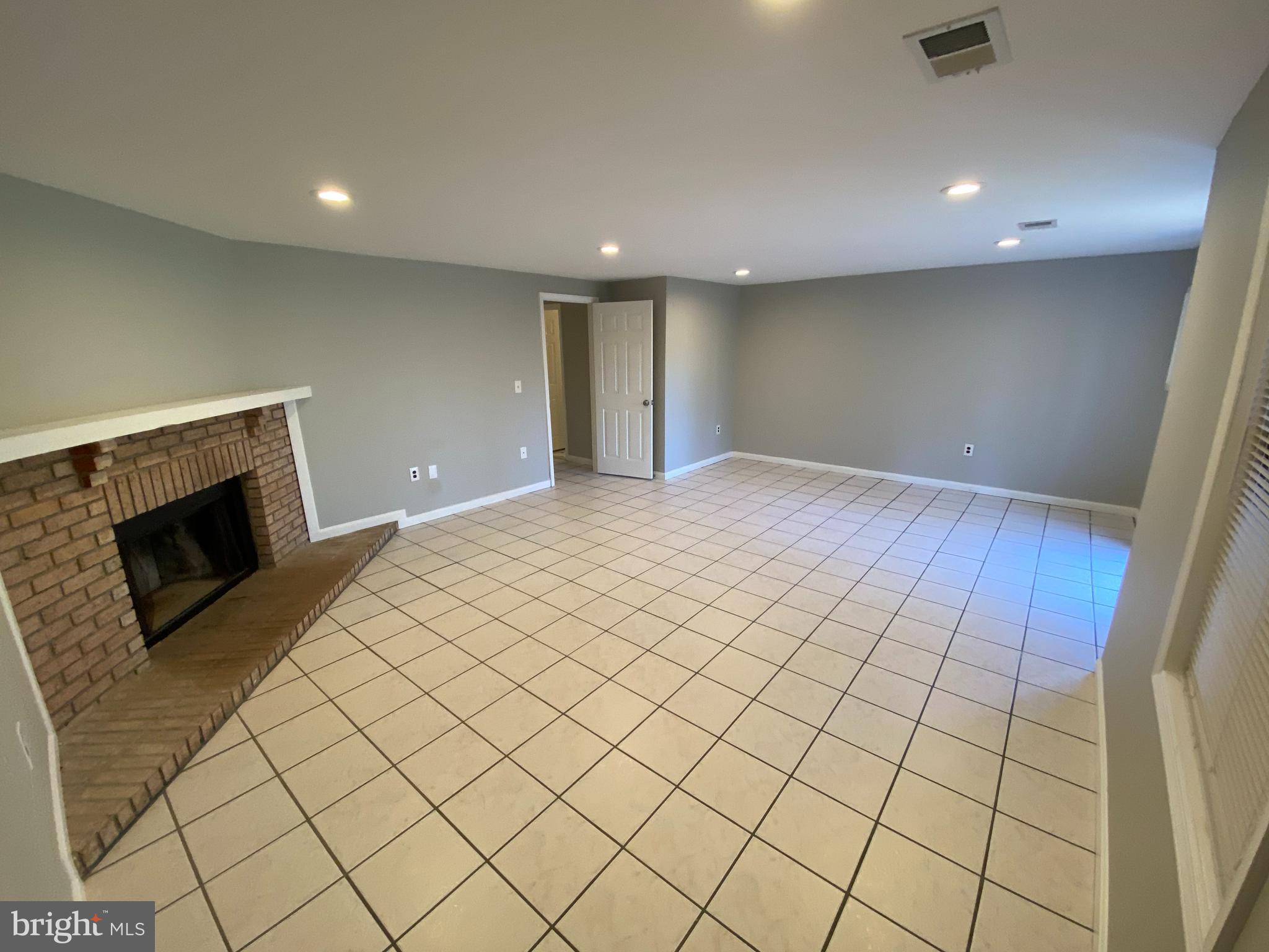 9400 CANDLEBERRY COURT