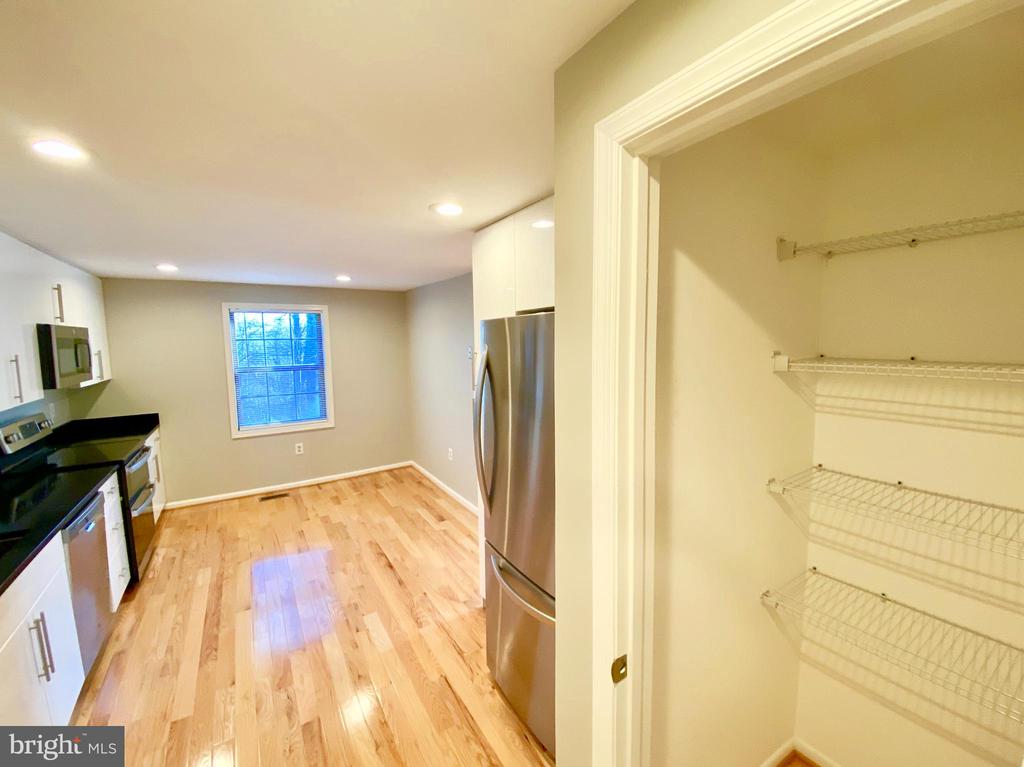 9400 CANDLEBERRY COURT