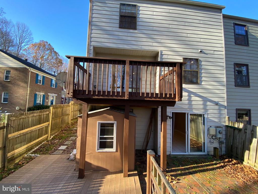 9400 CANDLEBERRY COURT