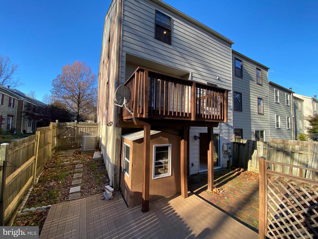 9400 CANDLEBERRY COURT